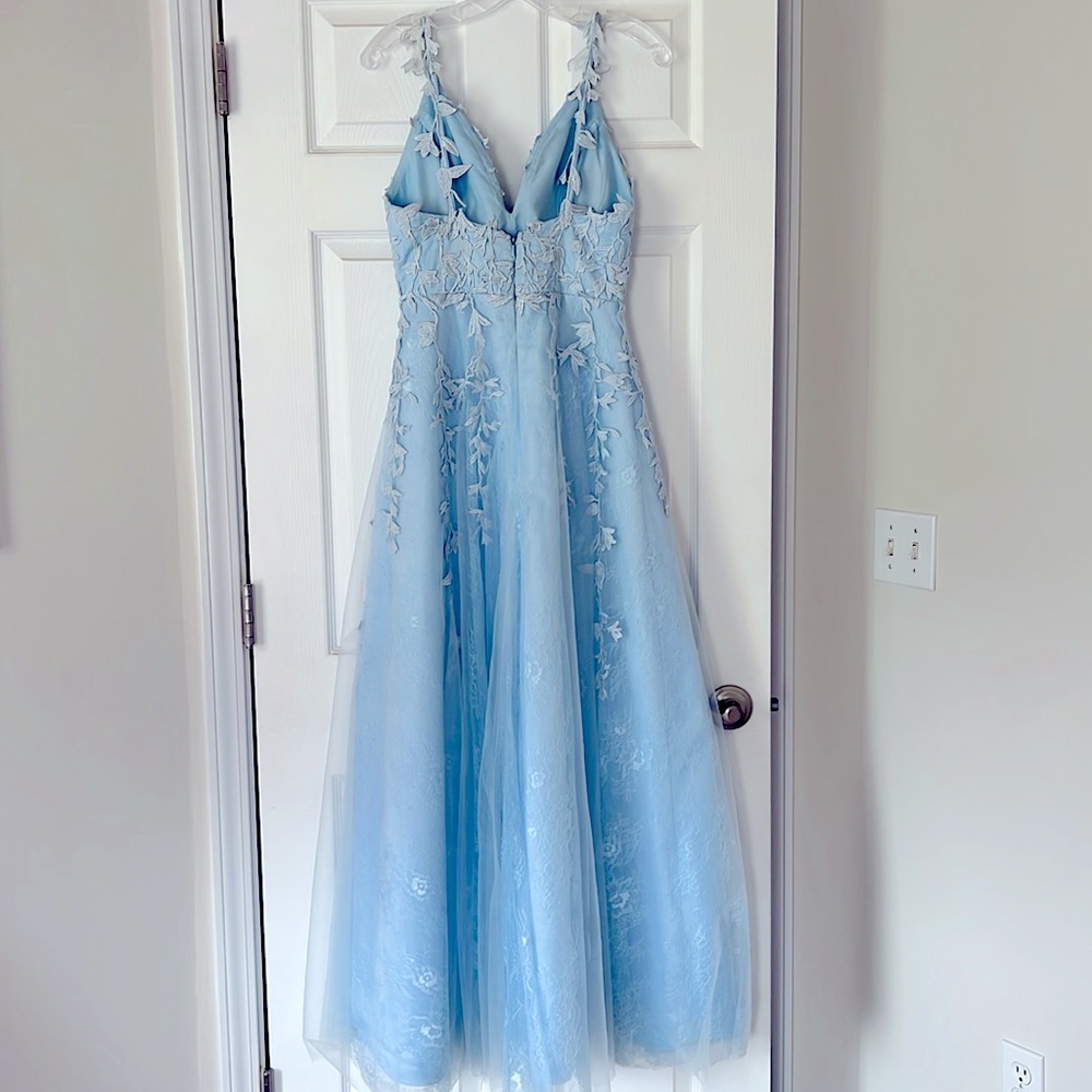 Floral Pastel Blue Appliqué A-Line Princess Tulle V Neck Size 4 - Picture 3 of 8